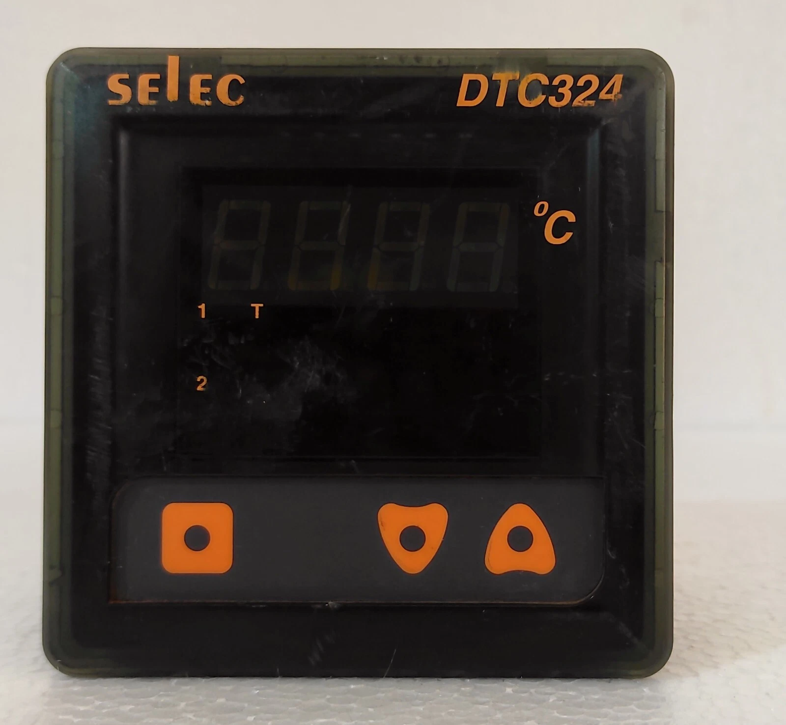 Selec DTC324 Single Display, Dual Set Point Temperature Controller